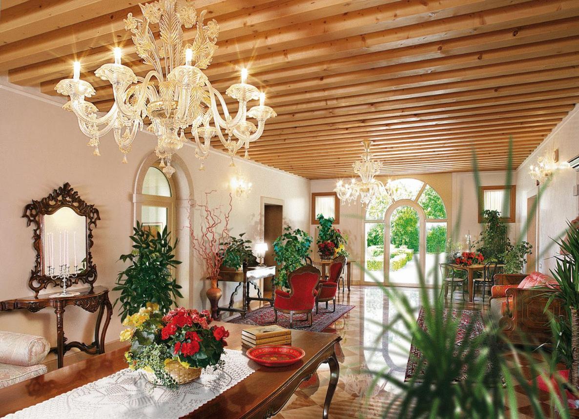 Villa Busta Hotel Montebelluna Exteriör bild